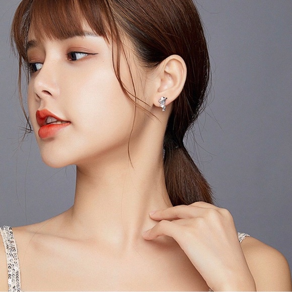 925 silver Stud Earrings for Women Skull Man with Guitar Jewelry Gift - Picture 7 of 9